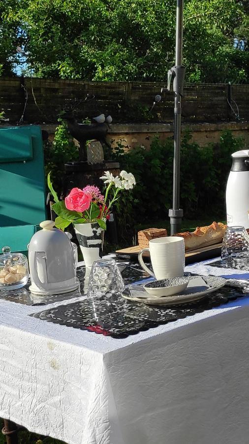 Bed and Breakfast Les Papouz Gommecourt Exterior foto